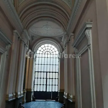 Ellen's Apartment:little Near Portanuova Apartment Turin