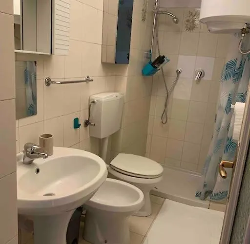 Ellen's Apartment:little Near Portanuova * Turín